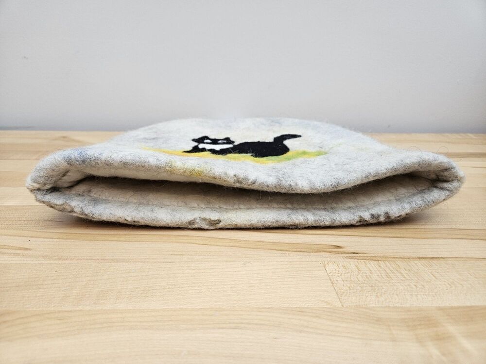 Loovfelt Handmade Natural 100% WOOL Felted Tea Cozy Black Cat Witchy Halloween - Picture 5 of 9